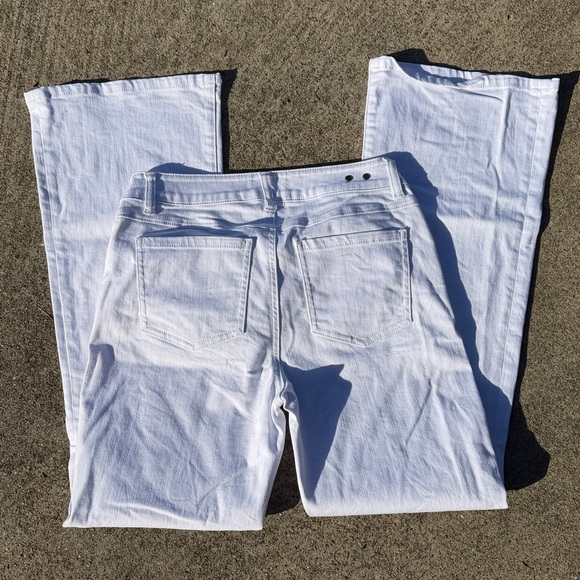 CAbi Denim - Cabi white Denim flare Pants Size 4